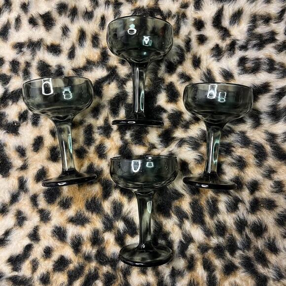 Green Coupe Wine/Cocktail Glasses - Set Of 4 - Picture 1 of 4